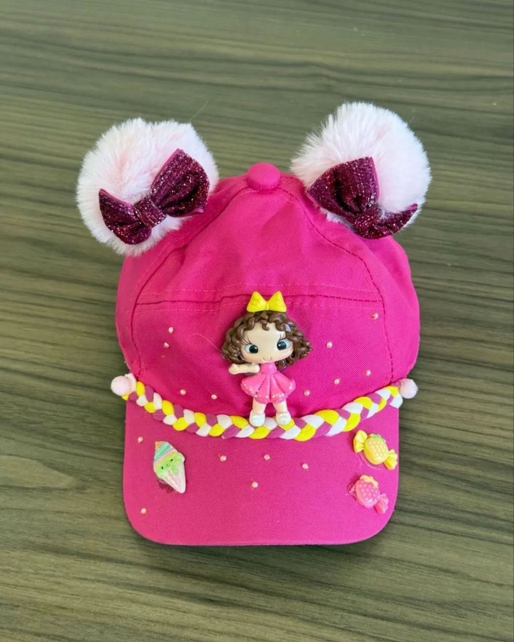 boné infantil rosa com pompons e laços - Foto 2