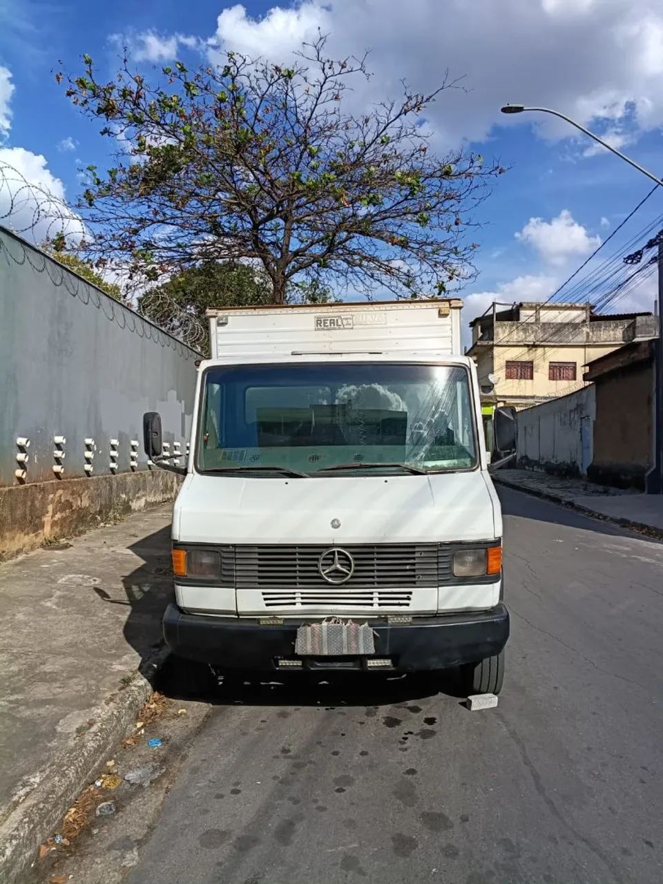 Caminhão 709