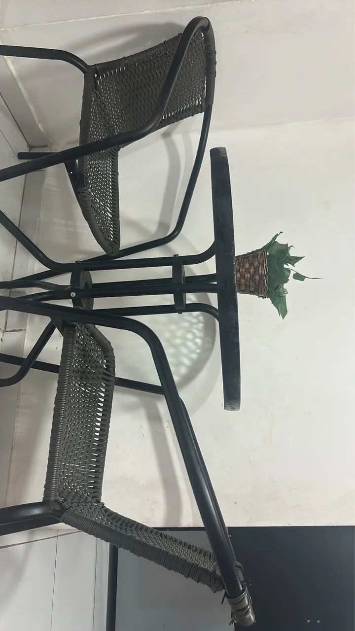 Mesa com duas cadeiras  - Foto 3