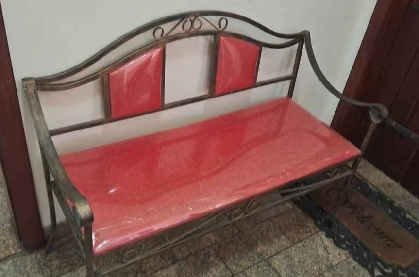 Sofá namoradeira de ferro belíssima peça 