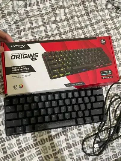   teclado hyperx alloy origins 60%