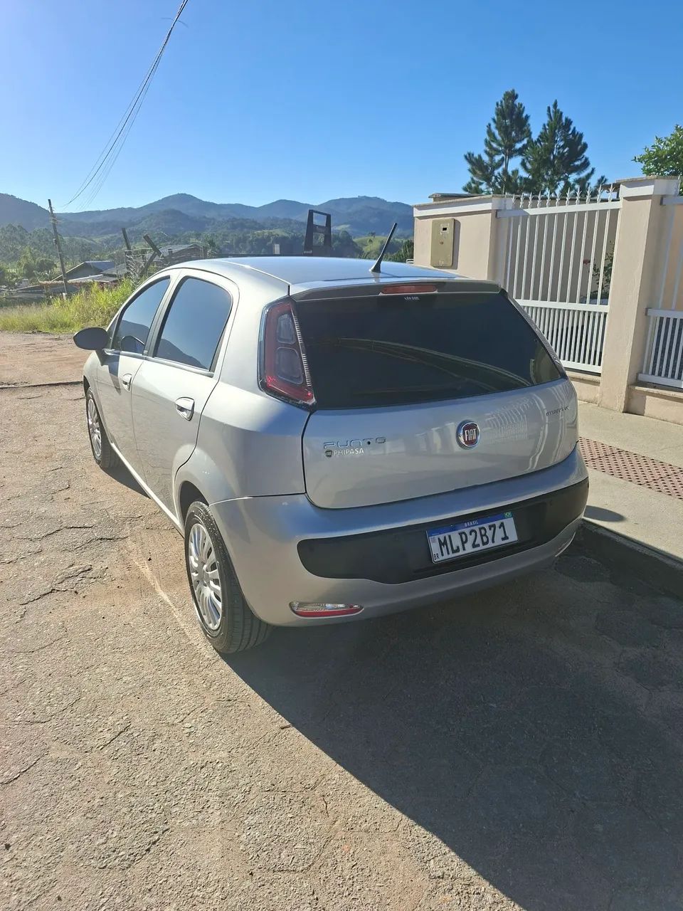 Fiat Punto Attractive 1.4 Fire Flex 8V 5P 2014 - Foto 4