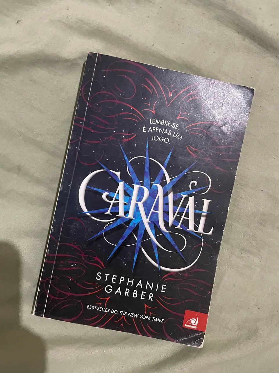Livro Caraval
