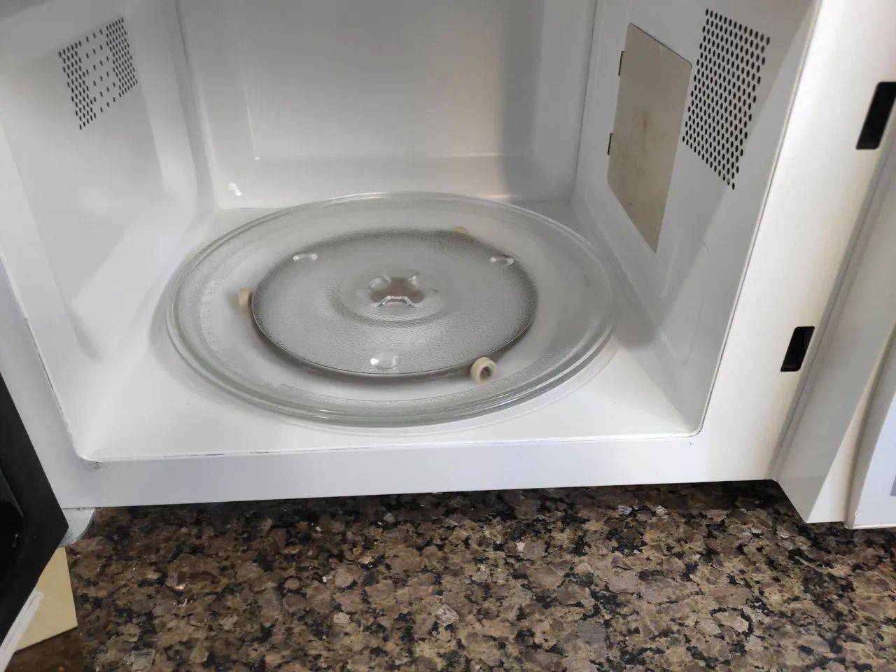 Microondas Panasonic 25 litros, com garantia de 3 meses.  - Foto 5