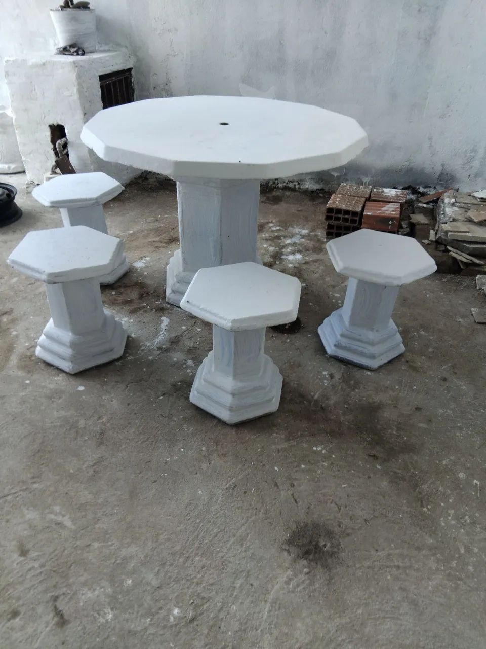 Mesa de cimento a venda.