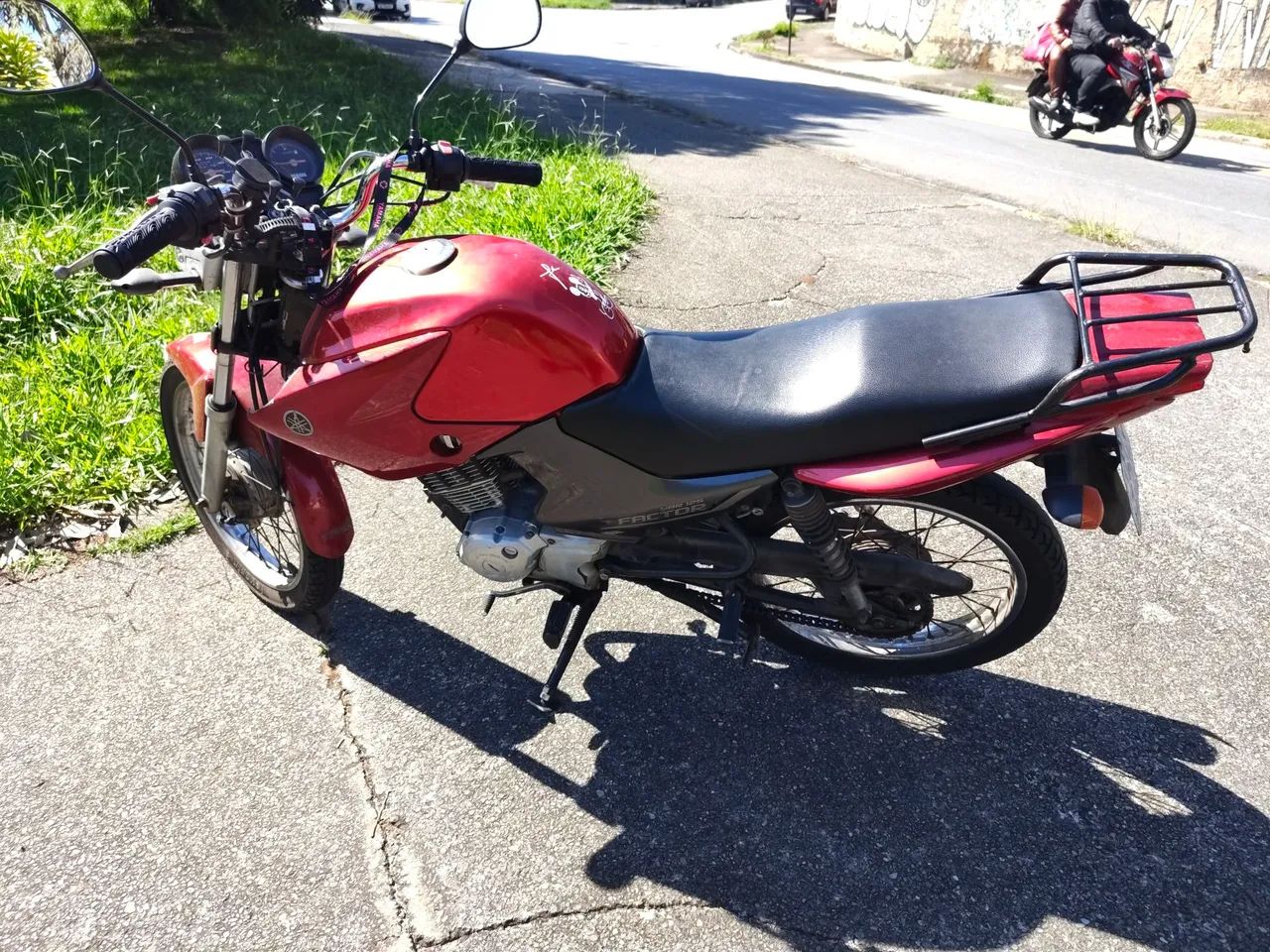 VENDO MOTO FACTOR YBR 125