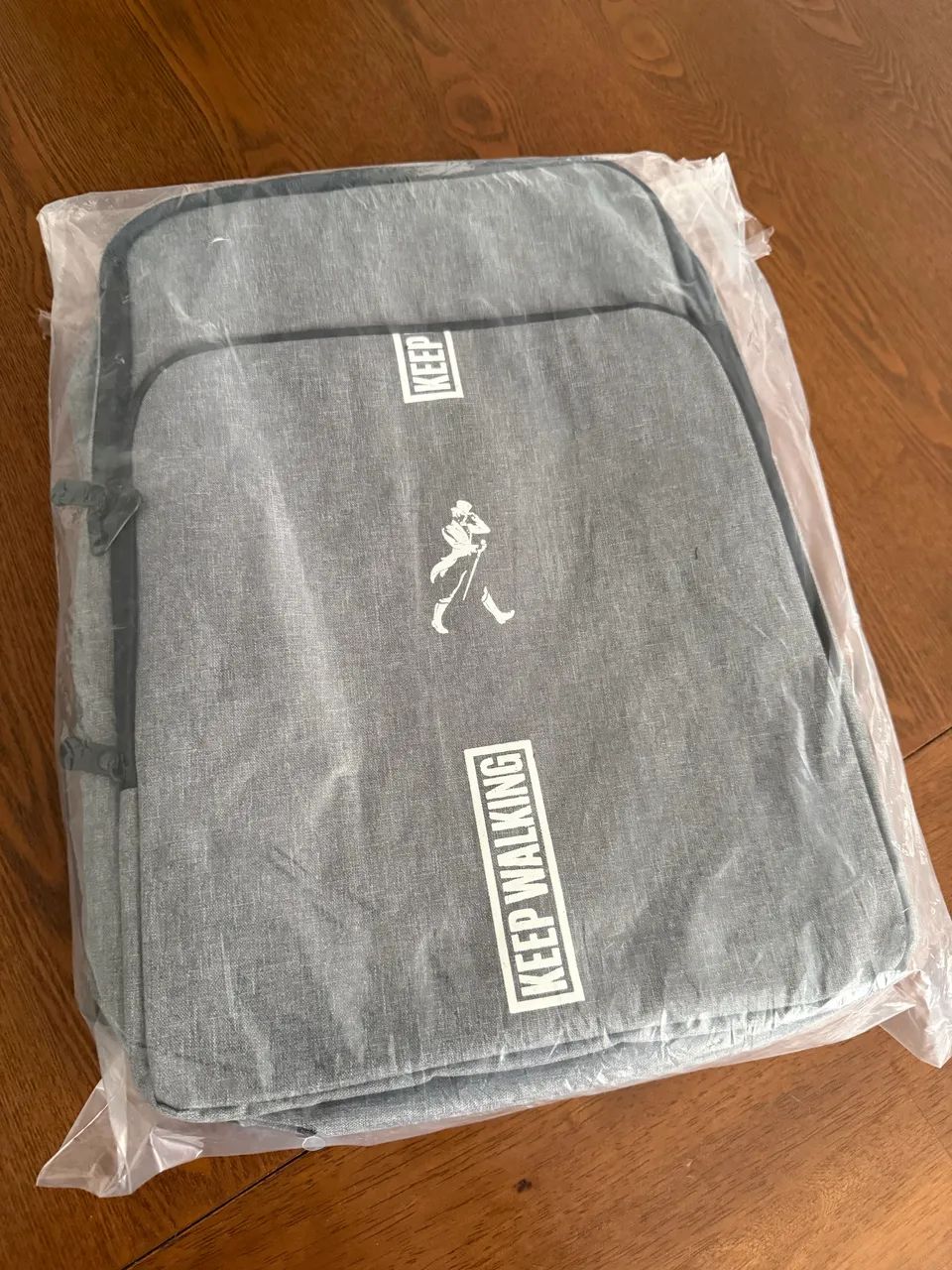 Mochila Jhonny Walker nova, cinza. - Foto 2