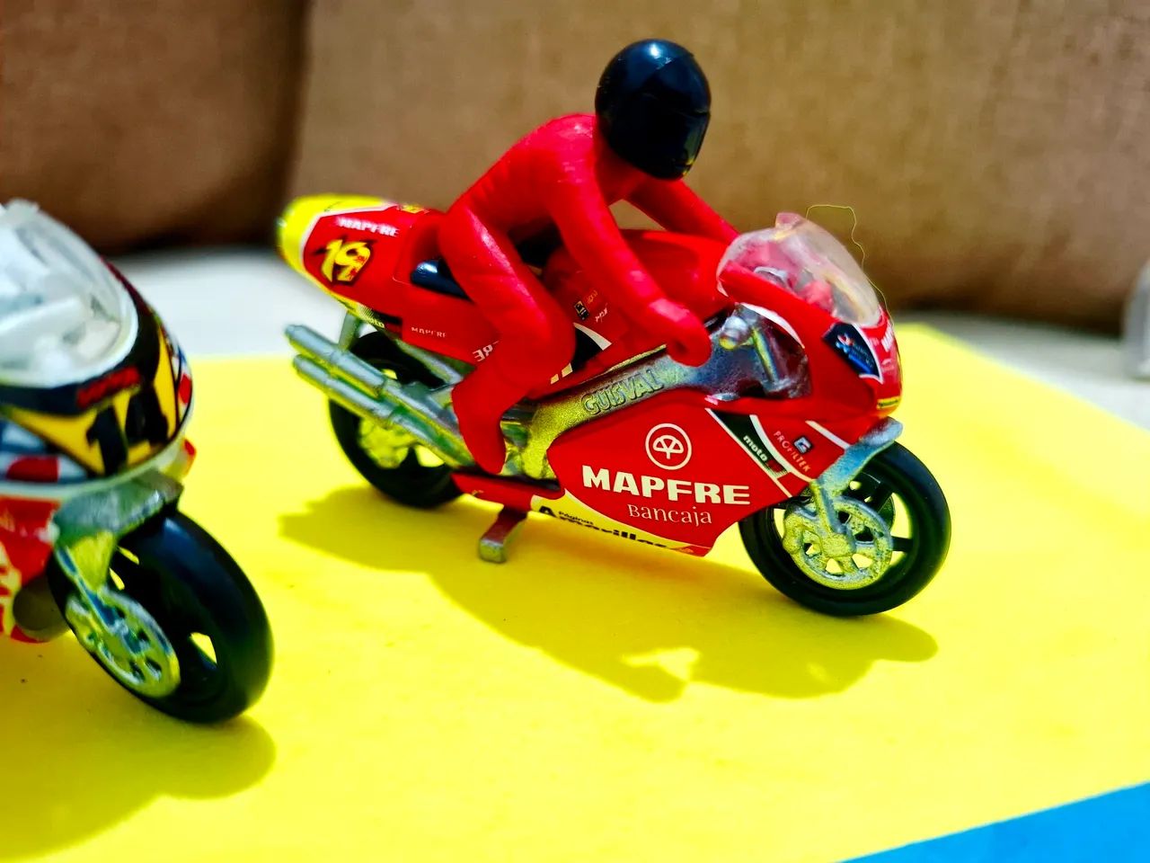 Miniaturas de Motos de Corrida 1:29  - Foto 2