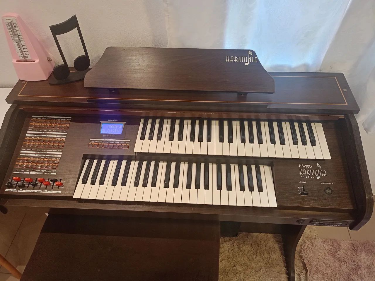 Vendo órgão eletrônico Harmonia hs90D