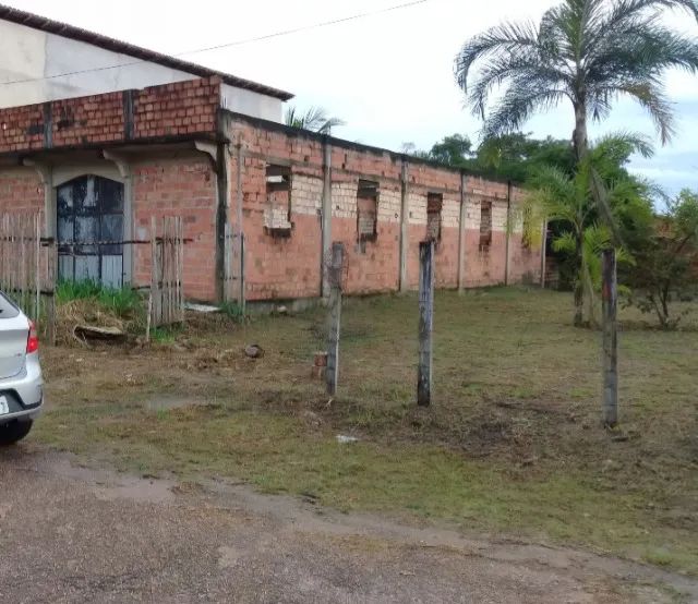Terreno com 774 metros quadrados no centro de Benevides