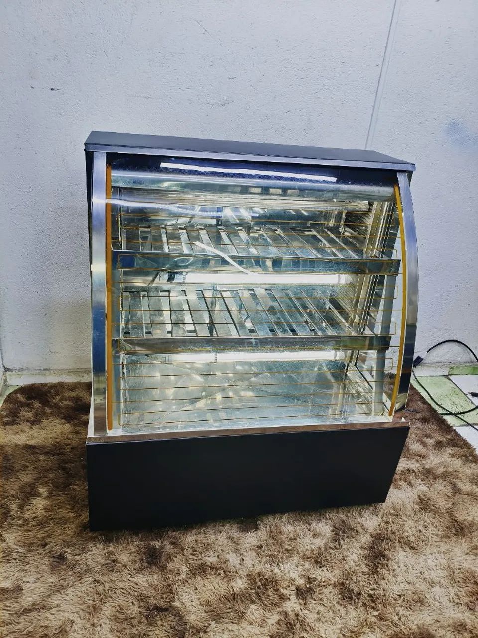 Balcão Expositor para Tortas e Doces 