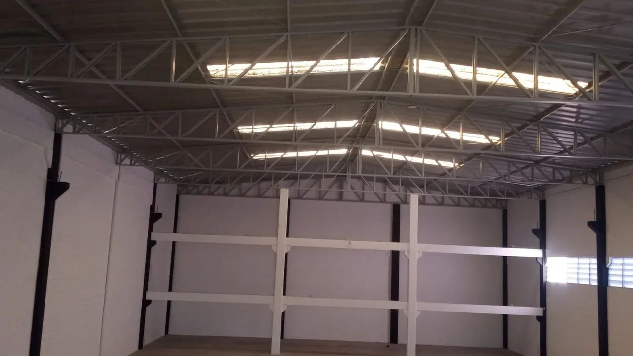 Galpão 1.050m e 1.250m para alugar em ótima localização - Foto 5