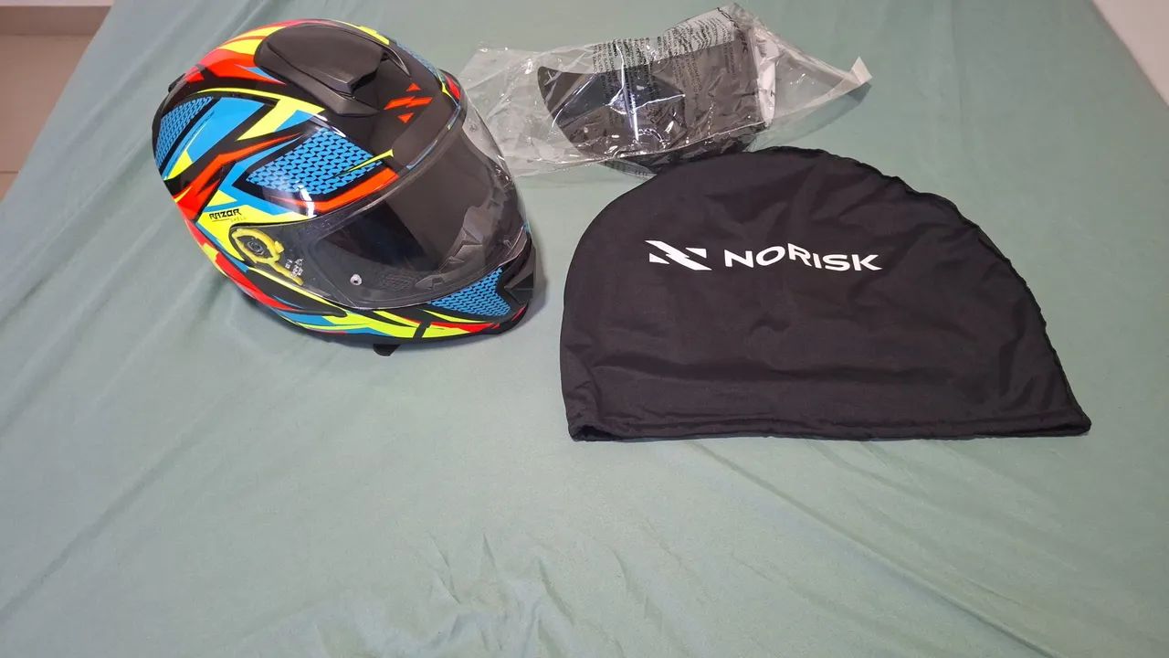 Capacete no risk número 60, nunca usado.