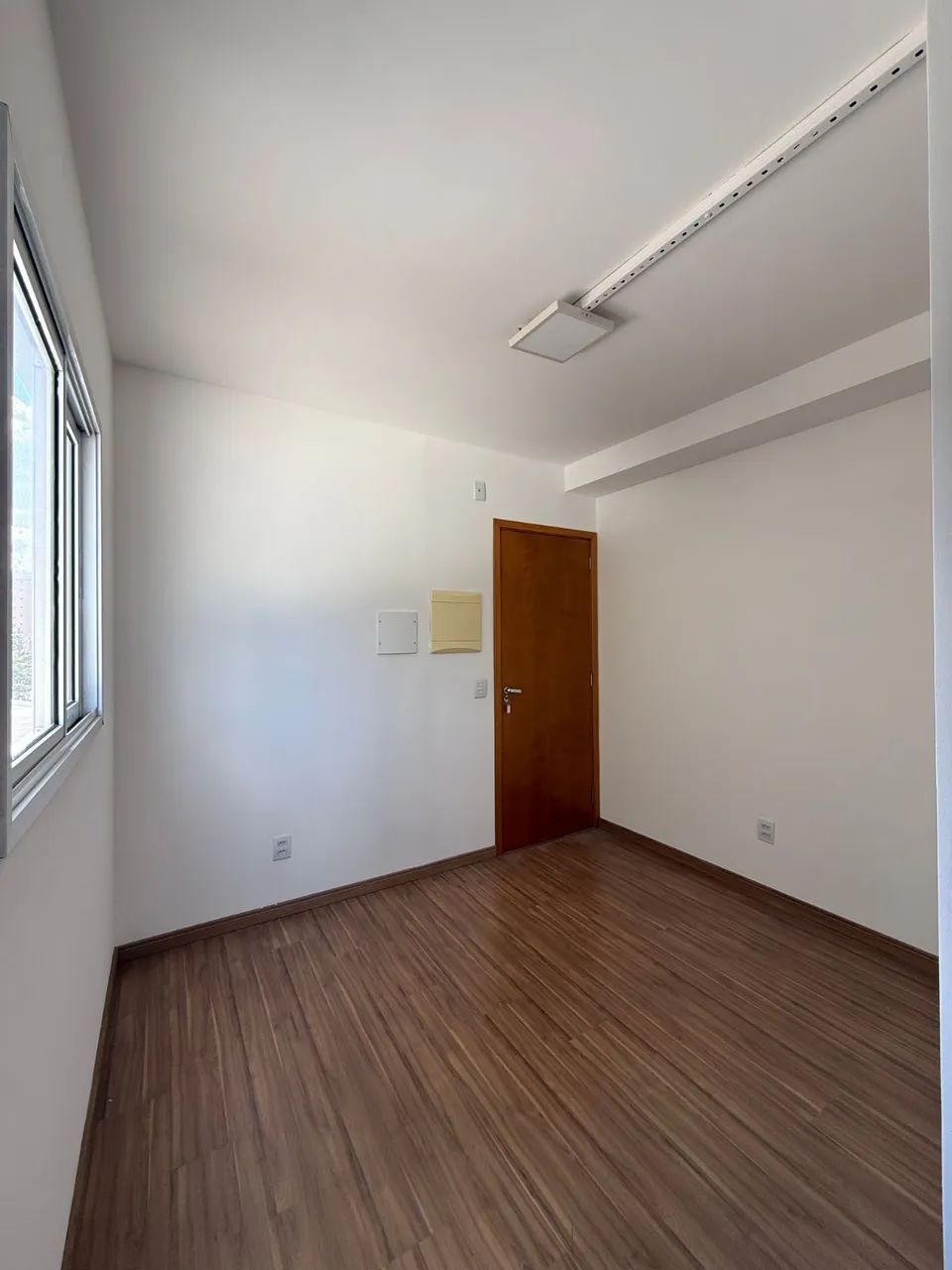 Sala Comercial 31m² com Sol da Manhã em Morada de Laranjeiras - Ventura Officer - Foto 3