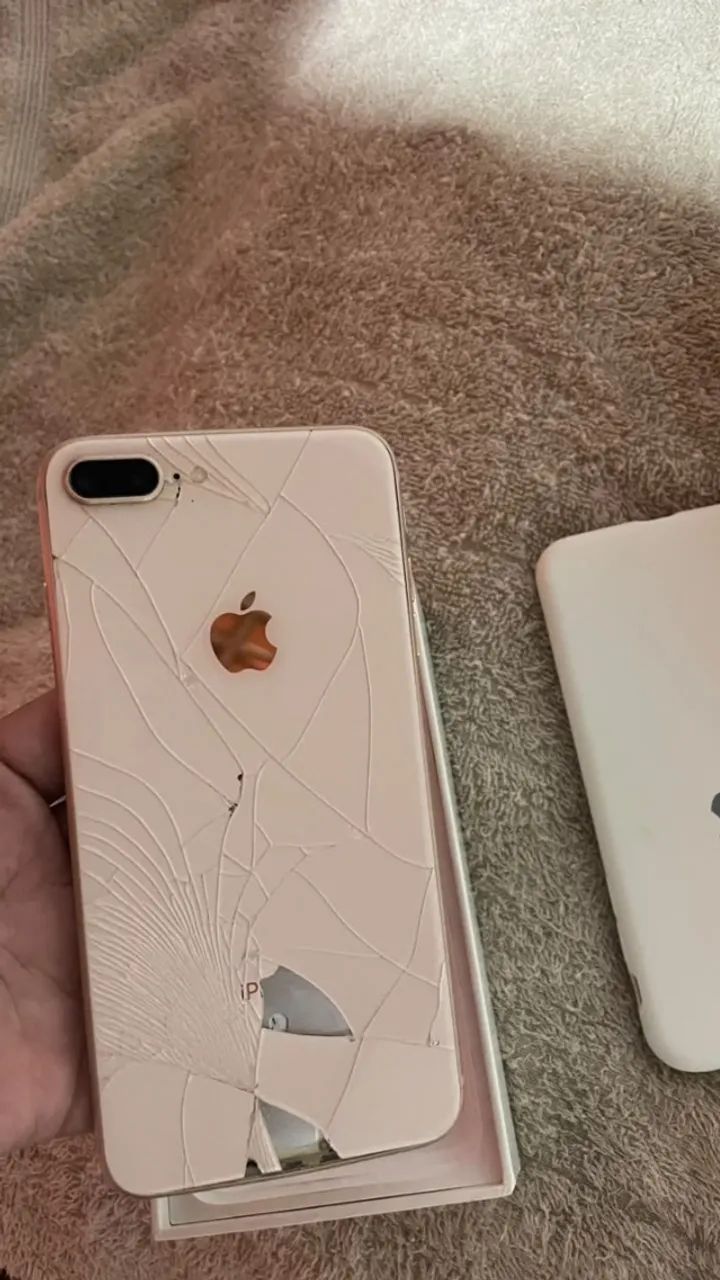 VENDO IPHONE 8 PLUS | ACOMPANHA CAIXA - Foto 2