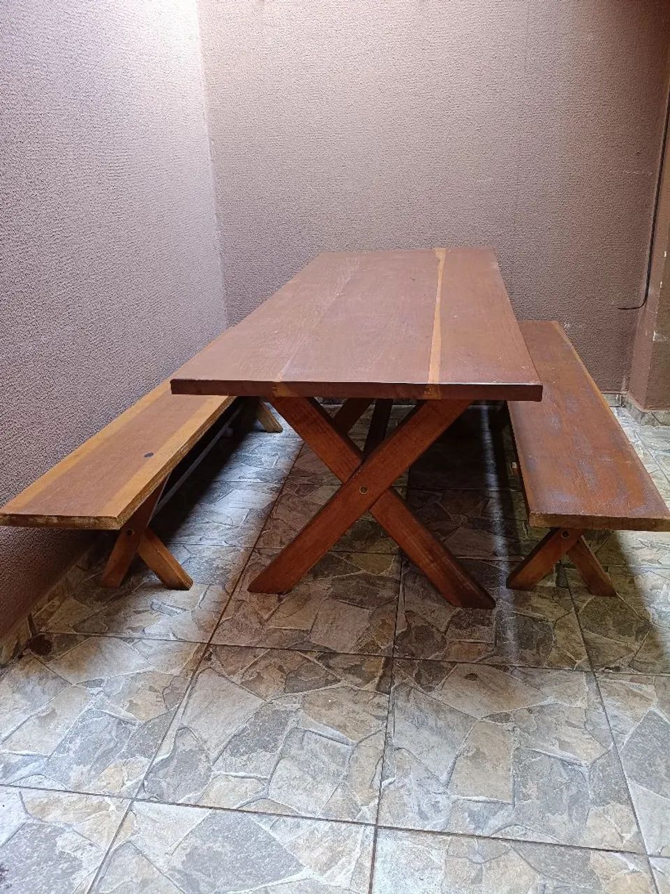 Mesa rústica com bancos - Foto 2