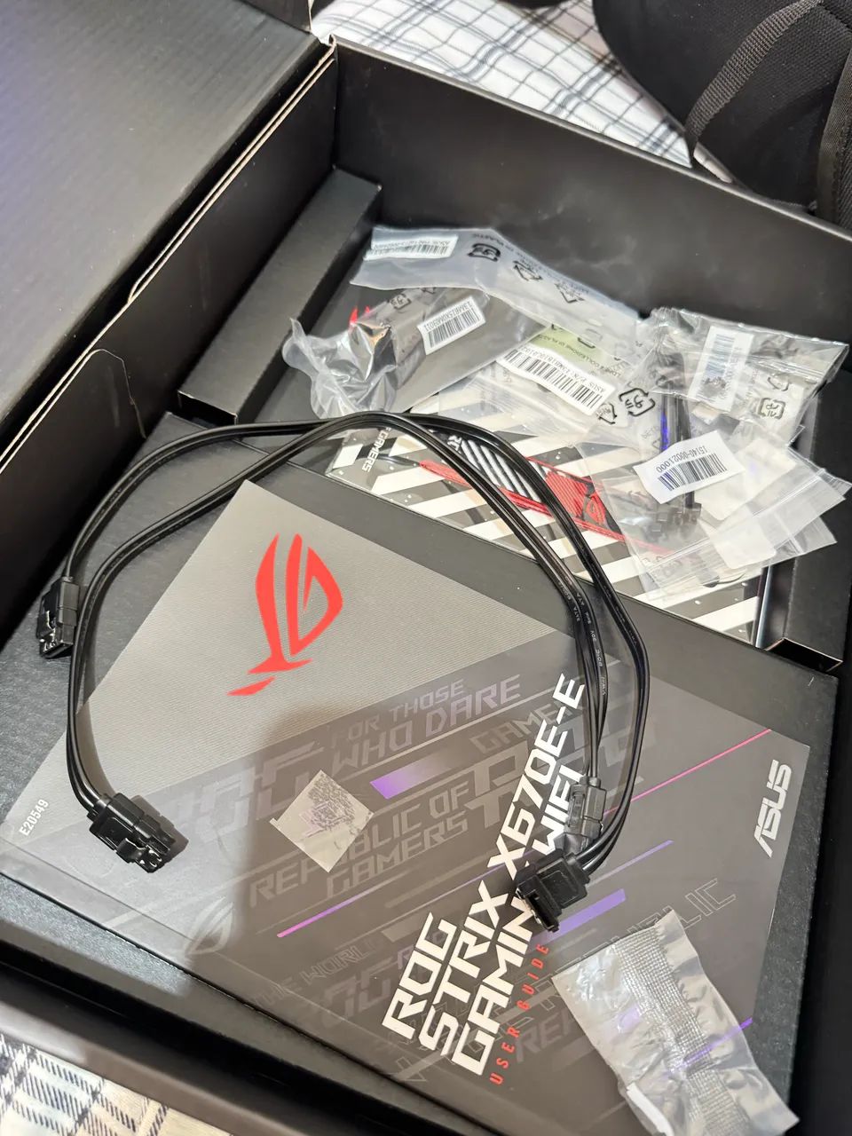 Placa mãe Rog Strix x670E-E - Foto 3