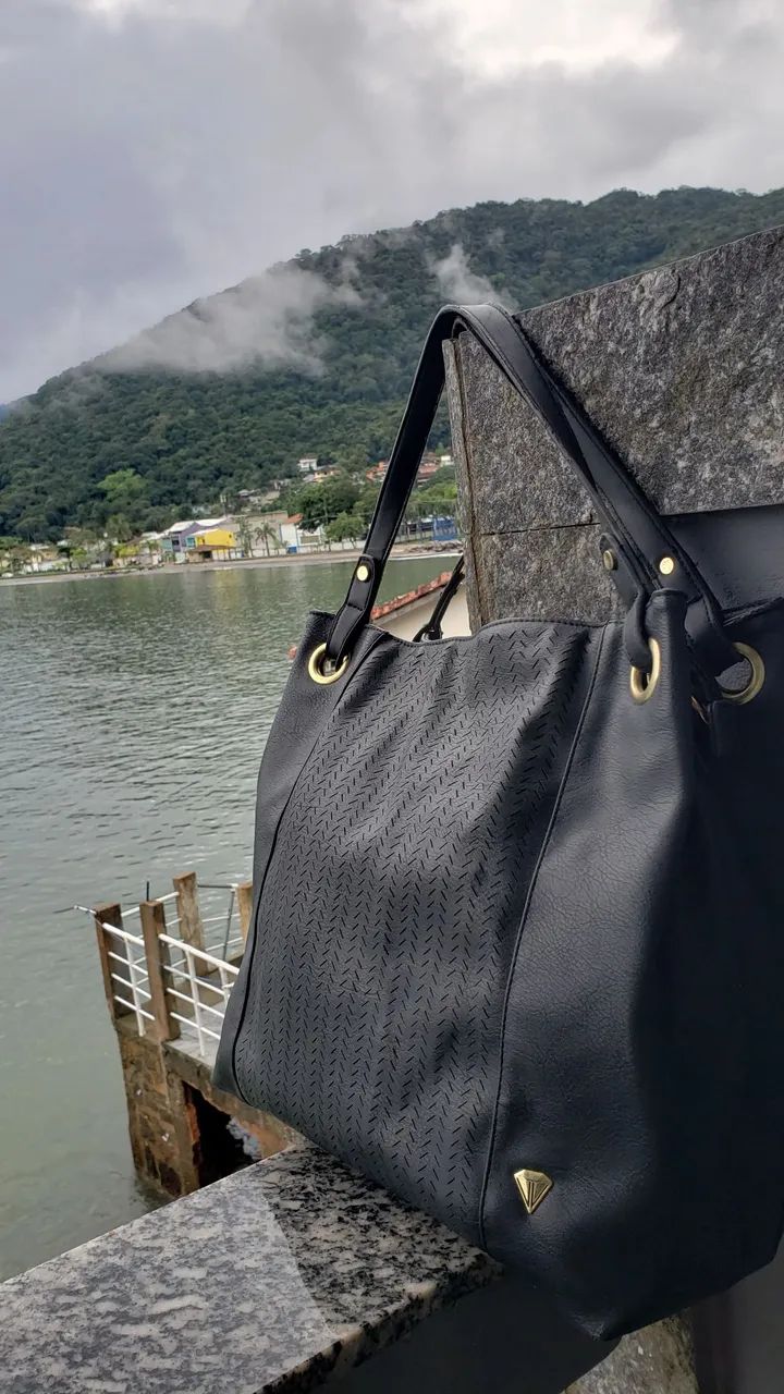 BOLSA DE OMBRO GRANDE PRETA  - Foto 2