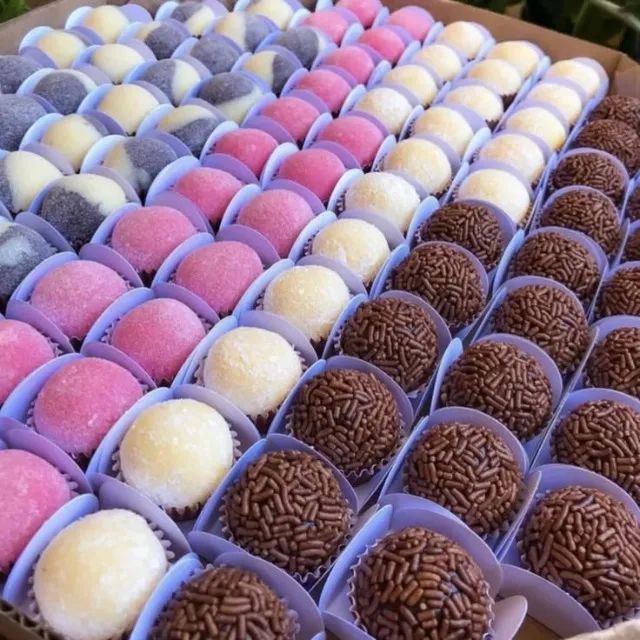 DOCES DE FESTA (NÃO É GOLPE)