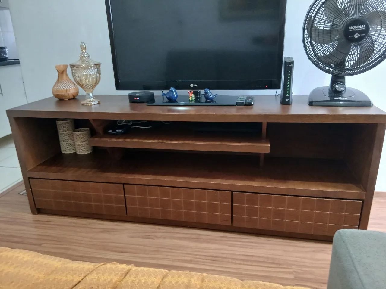 Rack madeira maciça imbuia 2 metros 