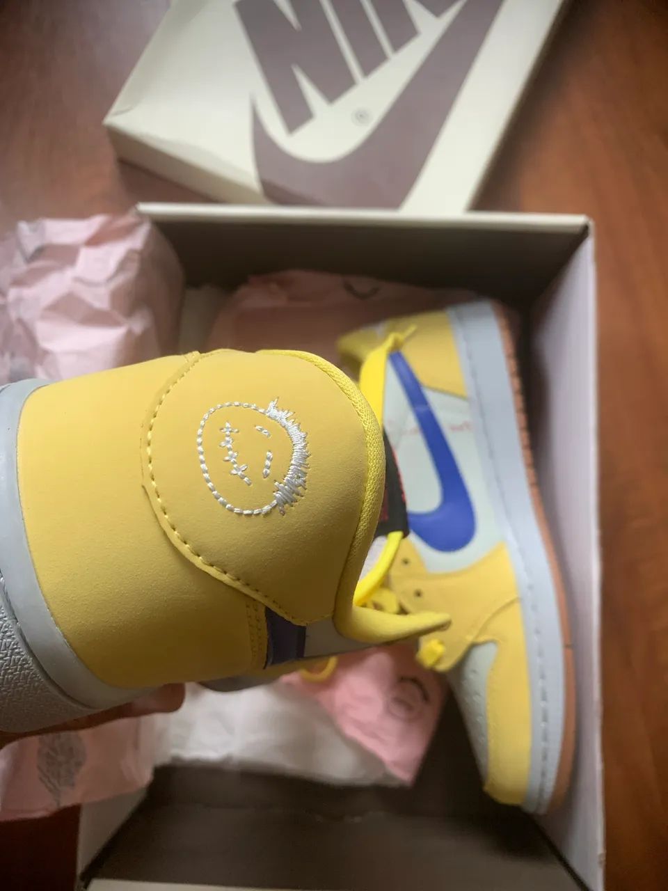 Jordan 1 Low Travis Scott Canary (39br) - Foto 2