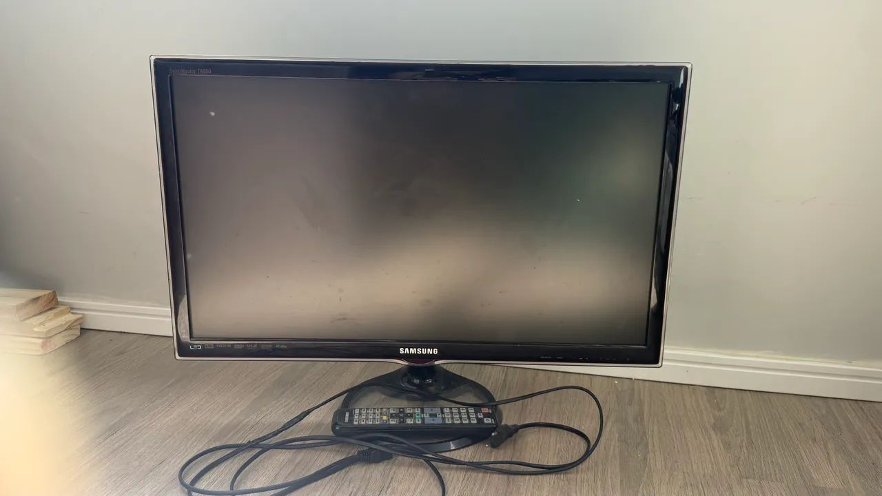 Vendo Tela tv Samsung 27 polegadas modelo a550