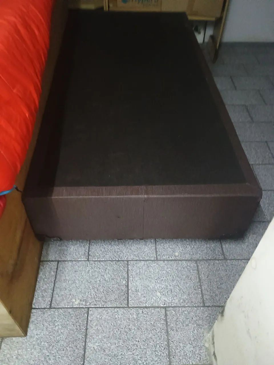 Cama box solteiro  com colchão 