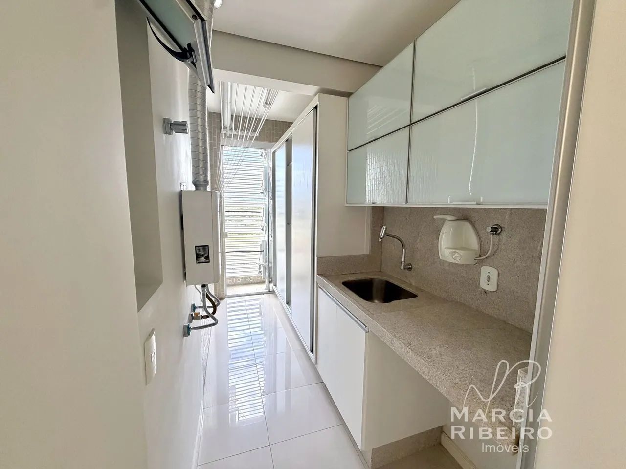 Apartamento 2 Dormitórios com Suíte na Trindade, Florianópolis/SC - Foto 3
