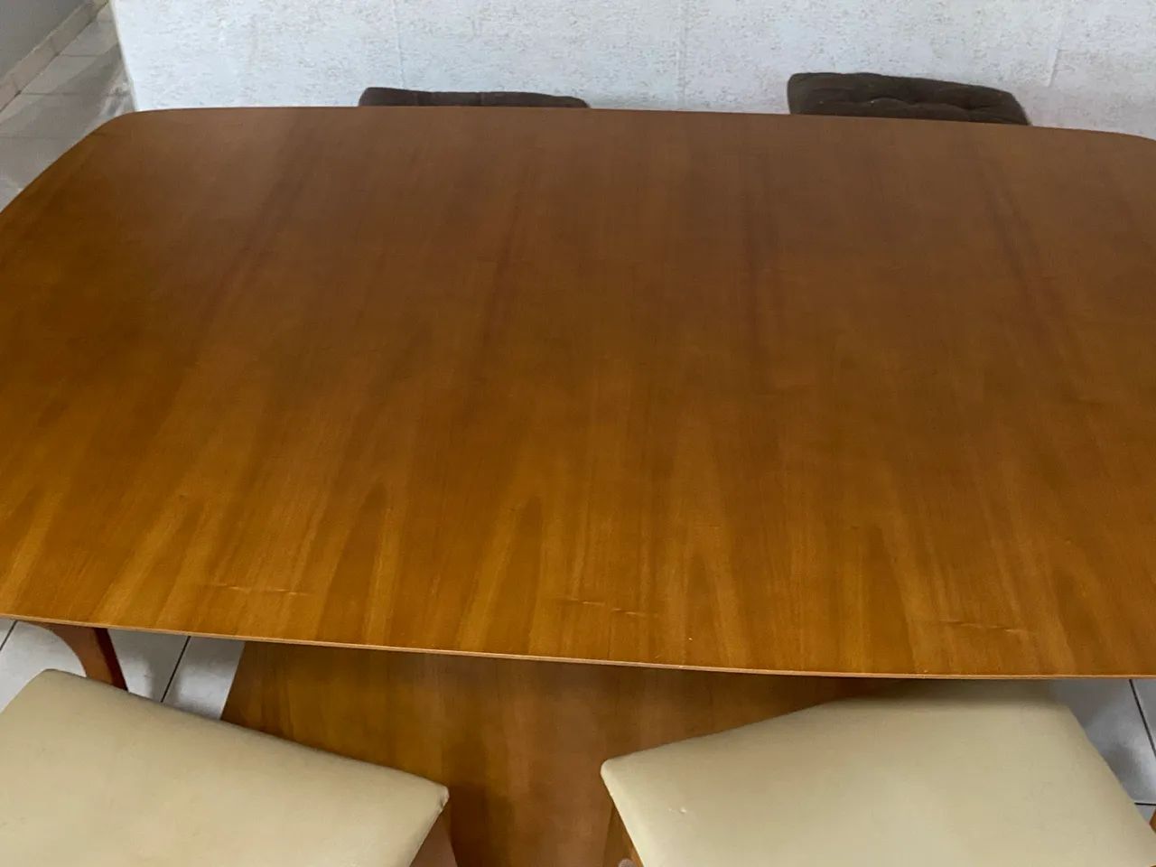 Mesa lindíssima de madeira, sofisticada 