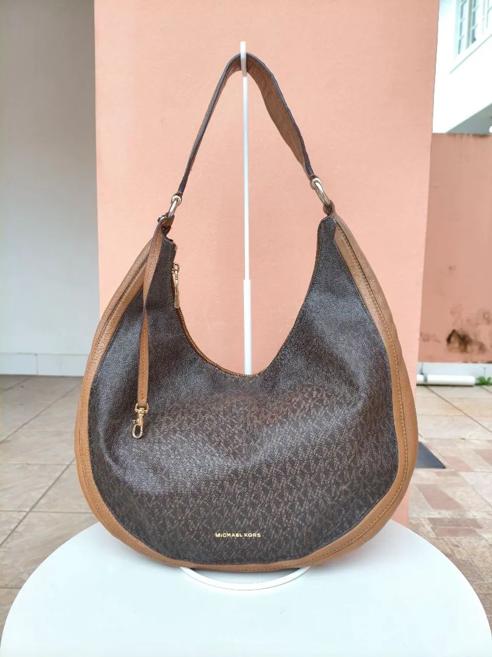 Bolsa Michael Kors monograma detalhe em couro legítimo  - Foto 2