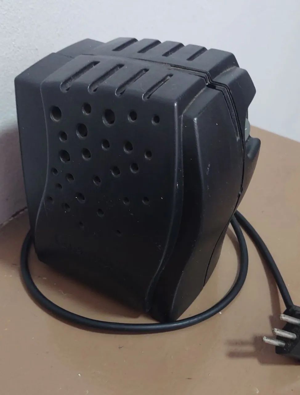 Estabilizador Enermax com fusível de proteção  - Foto 4