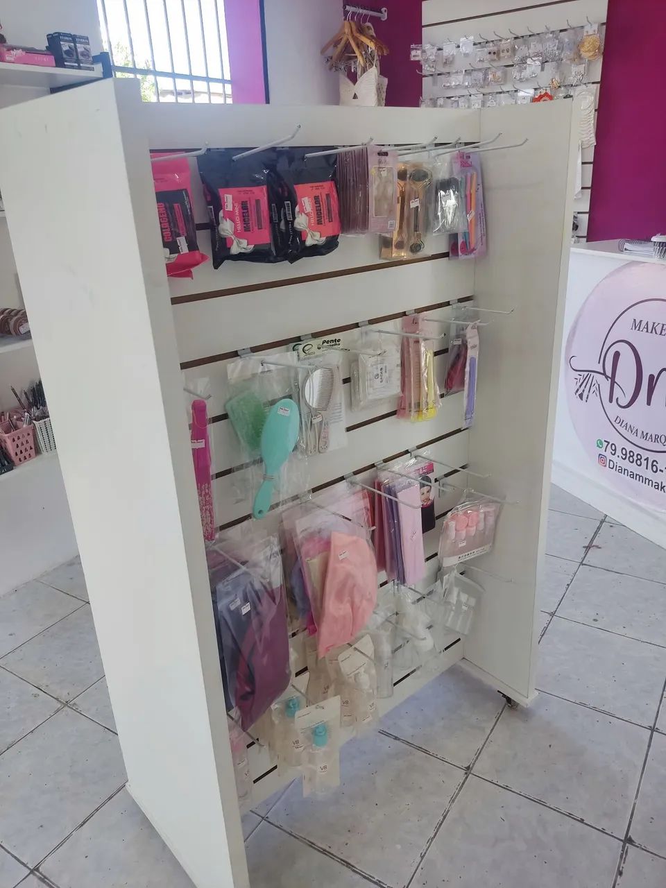 Loja de maquiagem para vender, ótima oportunidade, bem localizada. - Foto 2