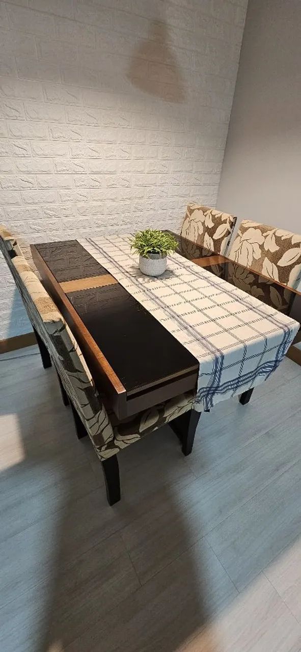 Mesa 4 Cadeiras em Ótimo Estado 