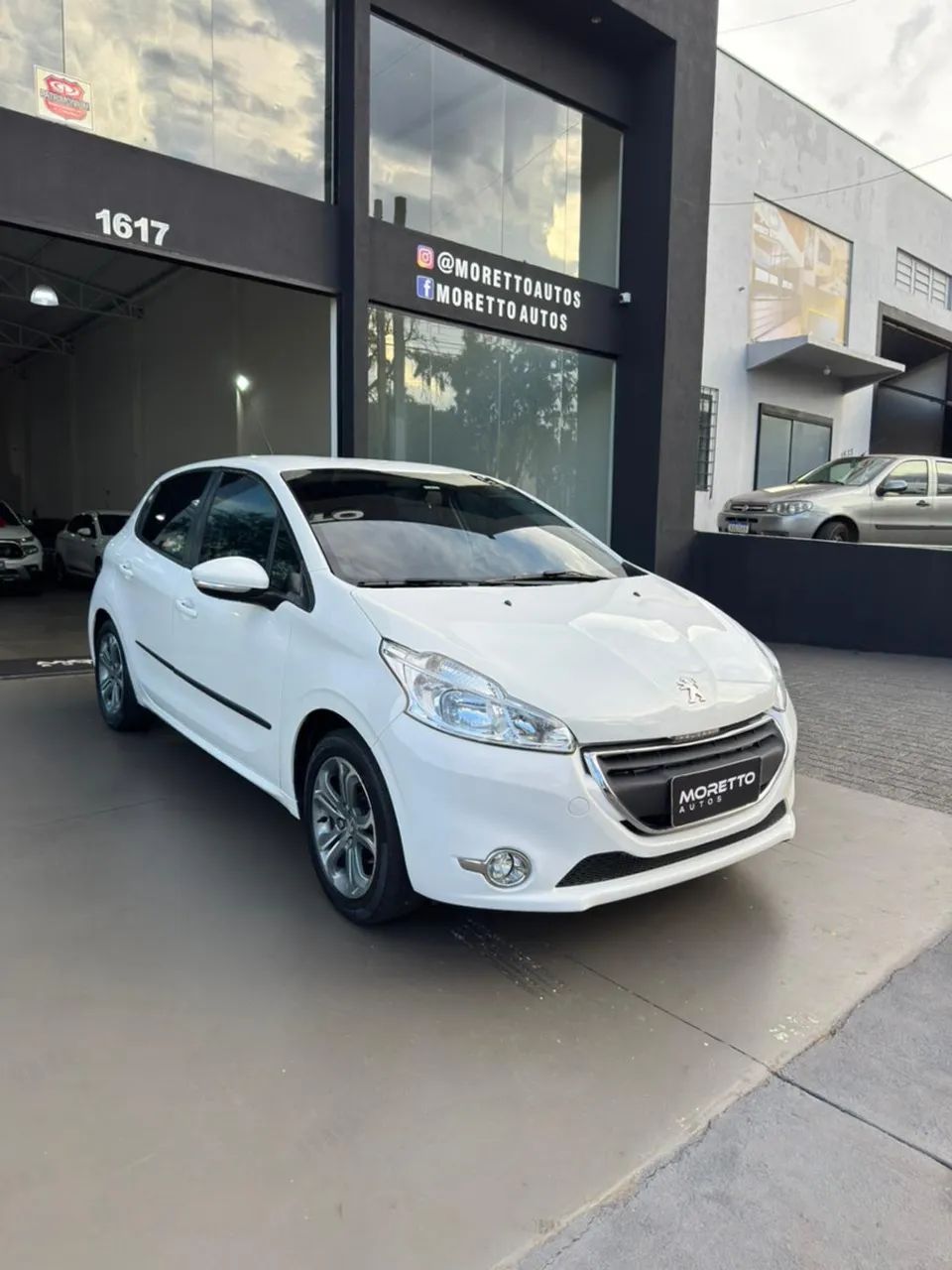 Peugeot 208 Active/active Pack 1.5 Flex 8V 5P 2014 - Foto 3