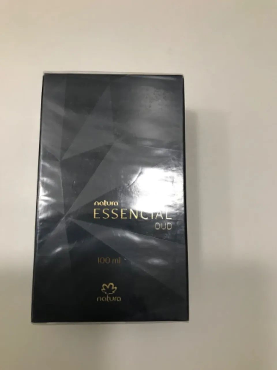 Perfume Essencial Oud (Masc) - Novo