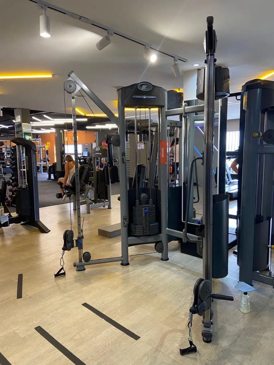 EQUIPAMENTOS DE ACADEMIA - Foto 2