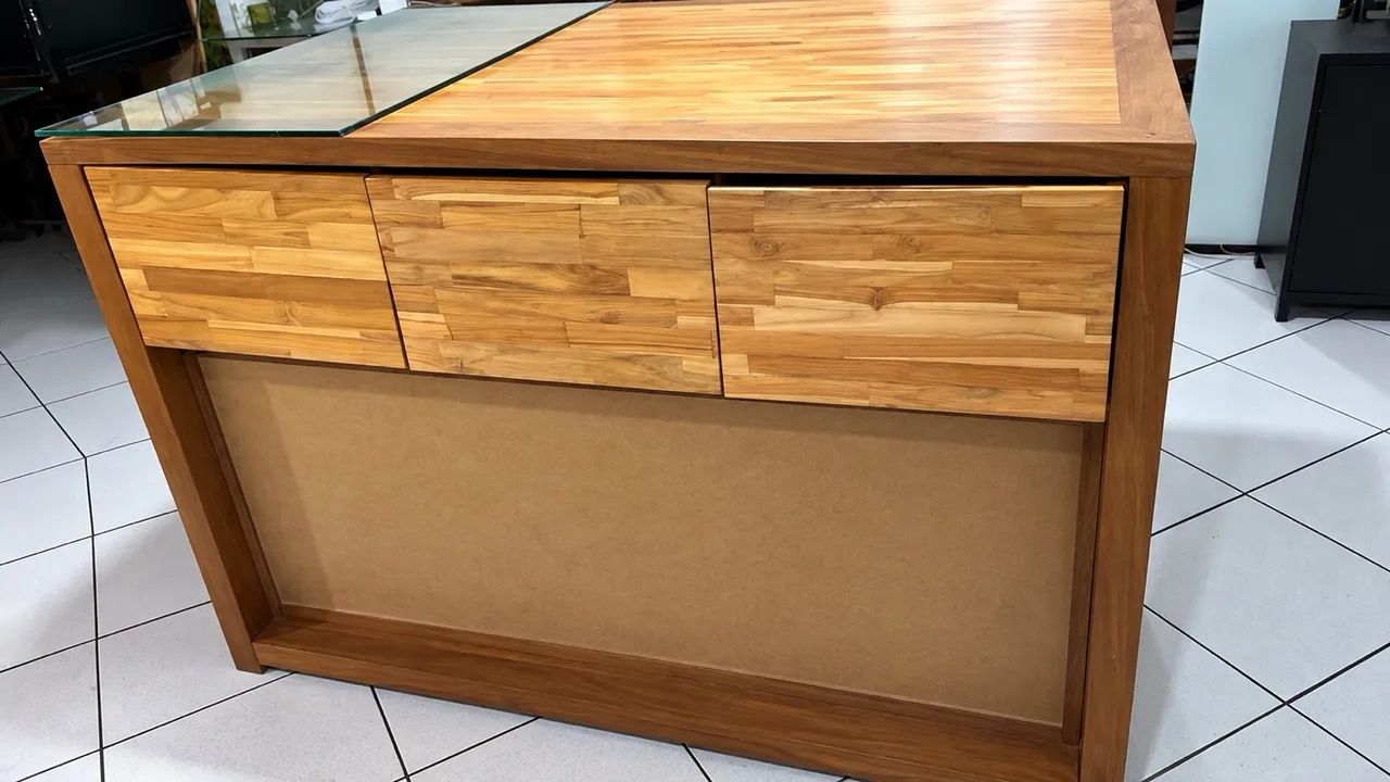 Mesa em madeira 