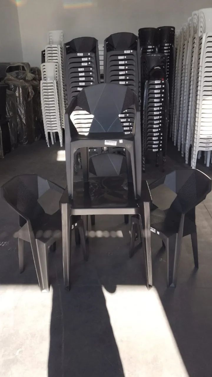 PRONTA ENTREGA - MESAS E CADEIRAS PLASTICAS - Foto 5
