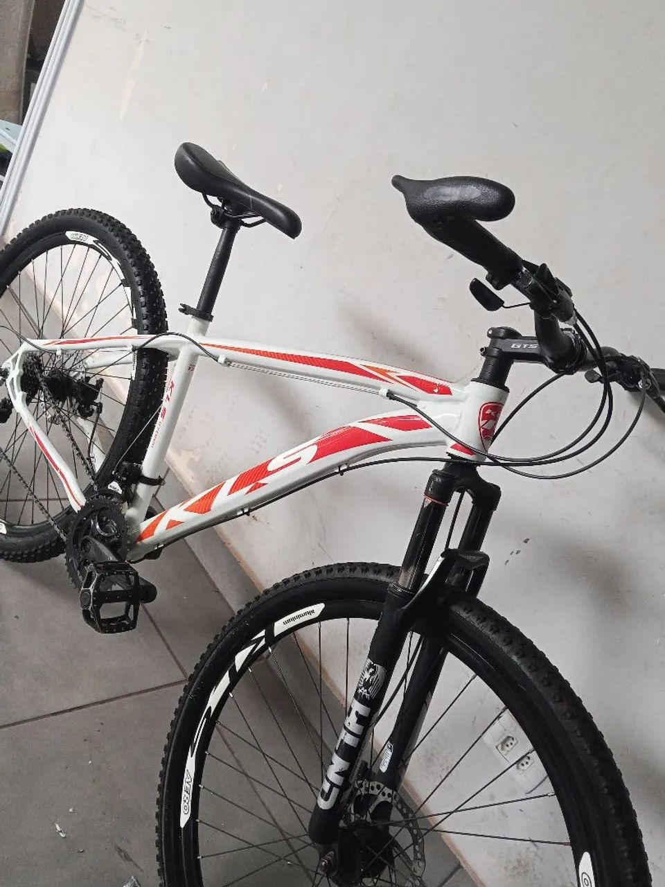 Bicicleta KLS aro 29  - Foto 4