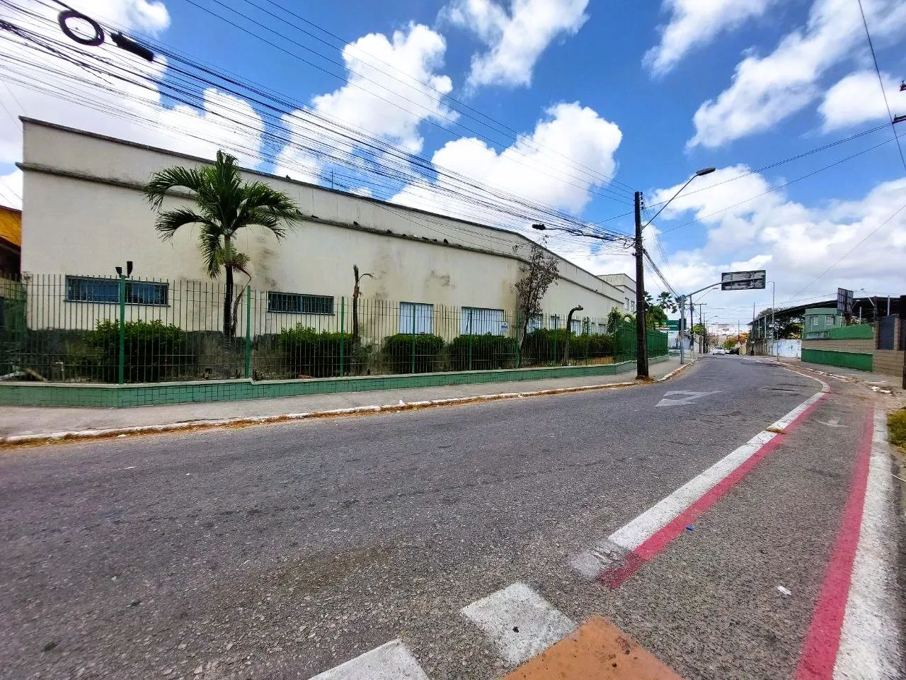 OPORTUNIDADE DE INVESTIMENTO! PRÉDIO COMERCIAL ideal para faculdade, clínica, salas comerc - Foto 2