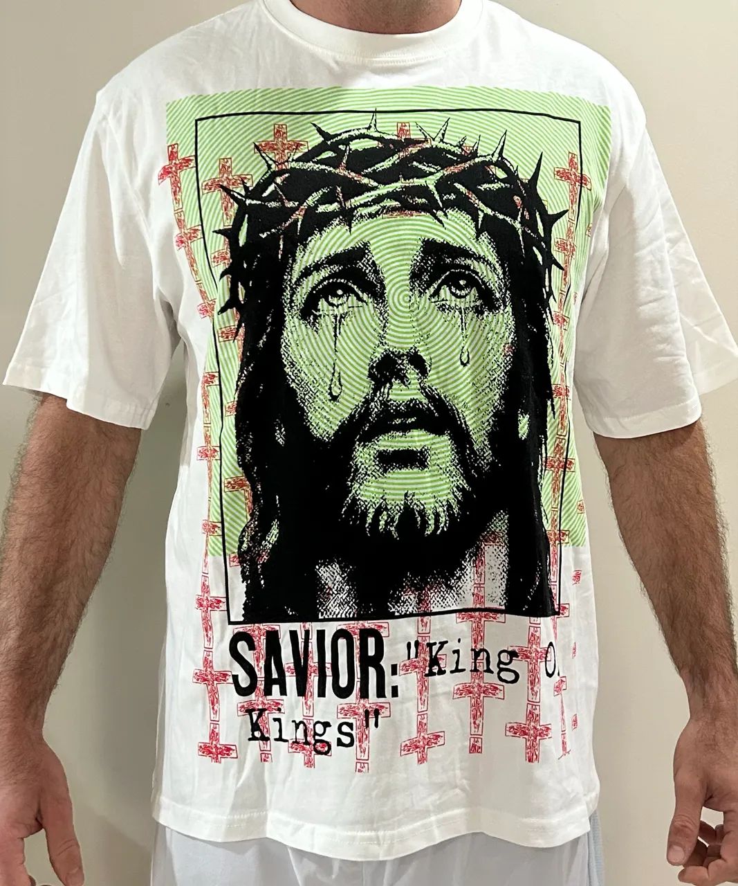 camiseta branca da Hellstar com uma estampa gráfica de Jesus - Foto 3