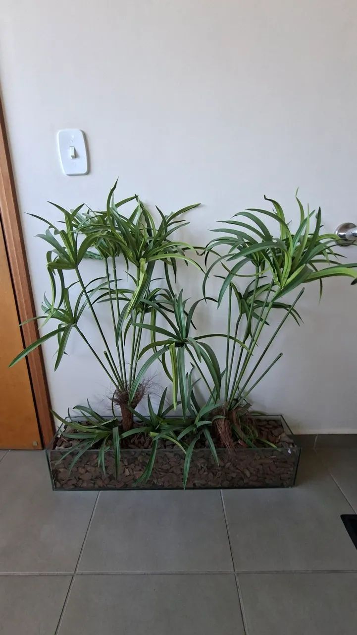 Vaso cachepot vidro retangular decorado com casca de pinus e arranjos  - Foto 3