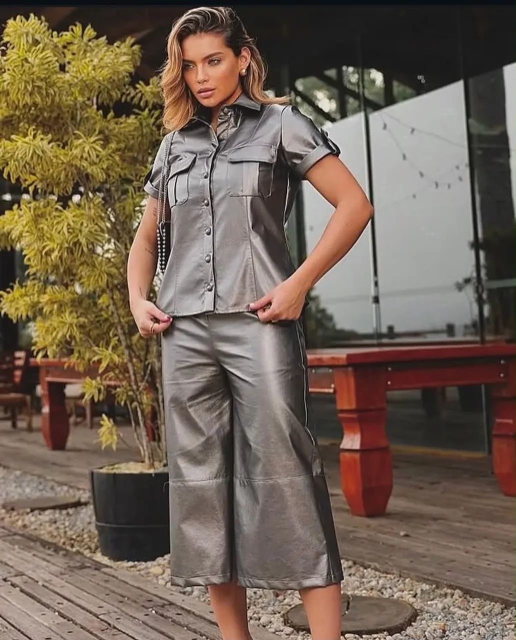 Conjunto Jords e Camisa em Couro Eco. - Foto 3