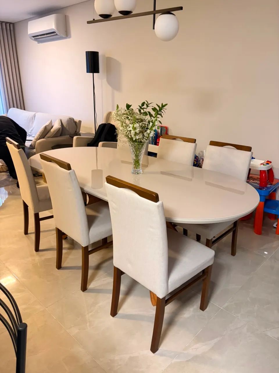 Mesa com 6 cadeiras 2.10x1.00m - Foto 2
