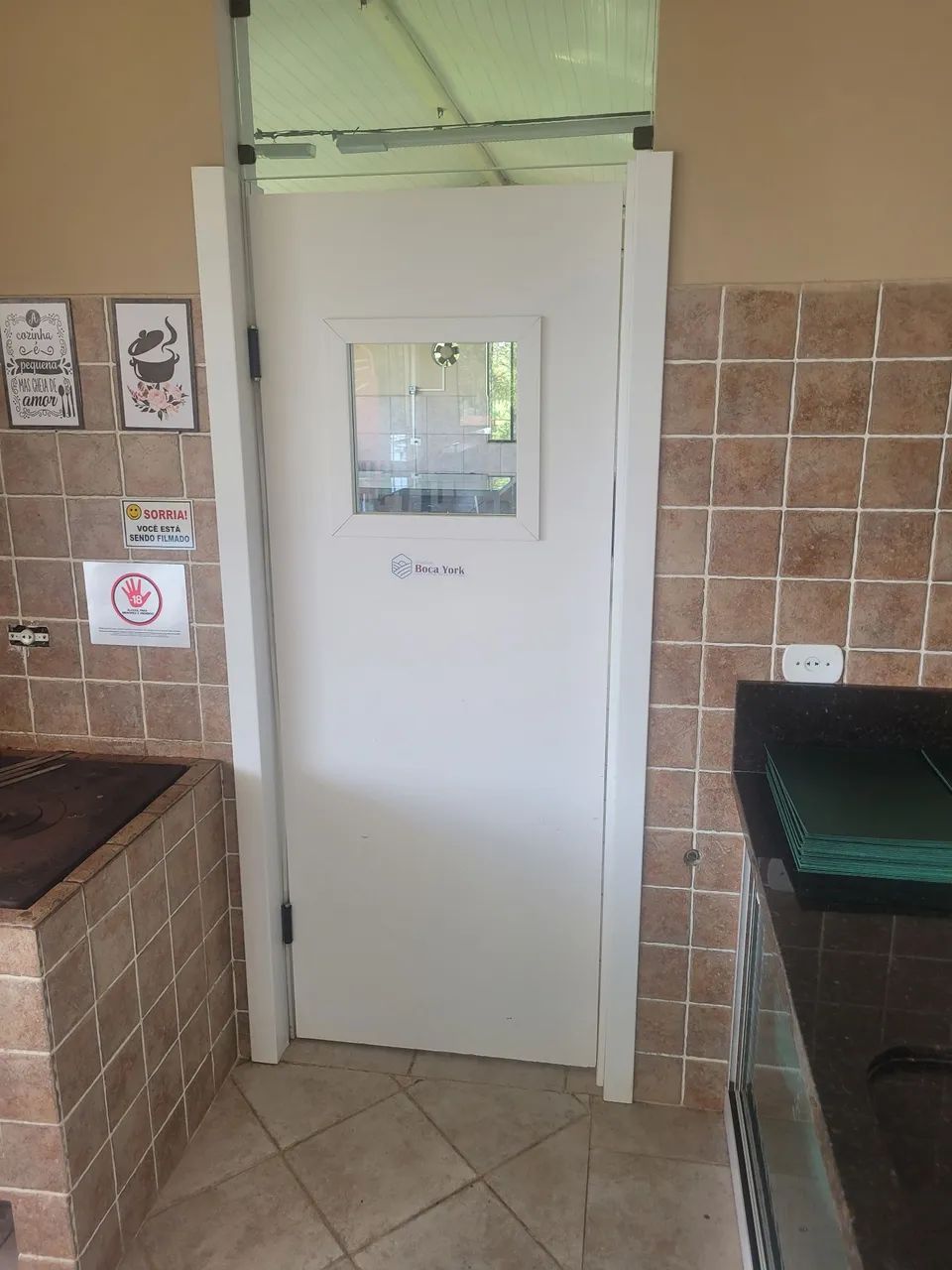 Porta basculante vai e vem branca - Foto 2