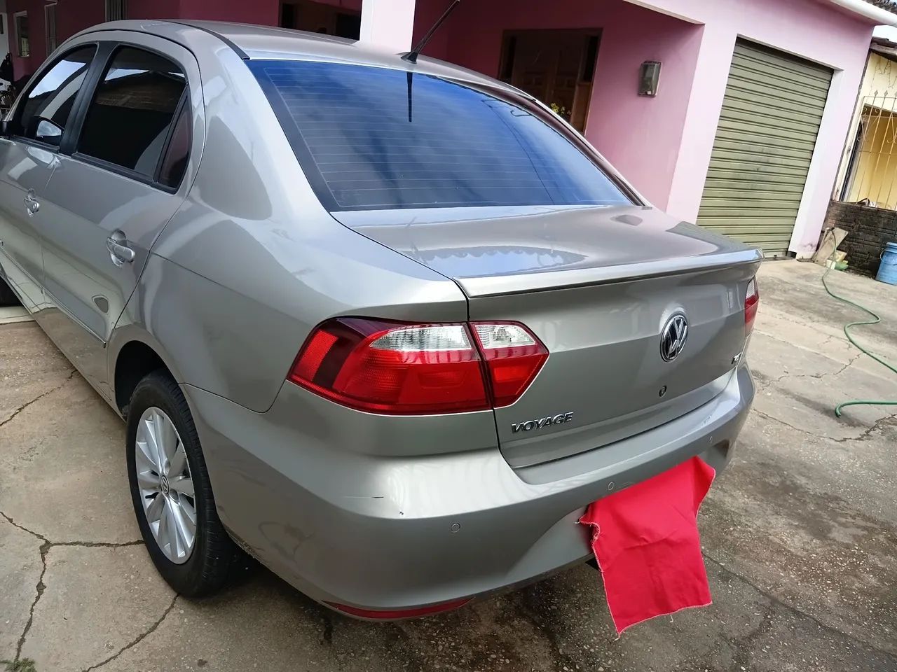 Volkswagen Voyage 2015