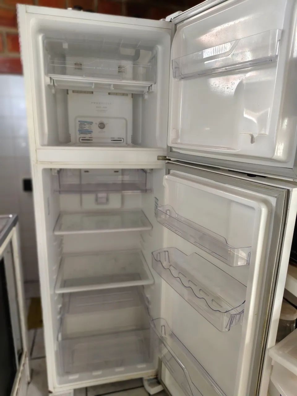 Vendo Geladeira Electrolux  - Foto 2