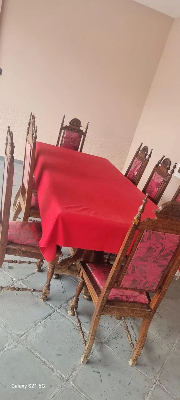 Conjunto mesa em madeira com cadeiras e armários  - Foto 4