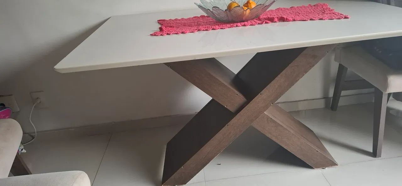 Mesa com 4 cadeiras 
