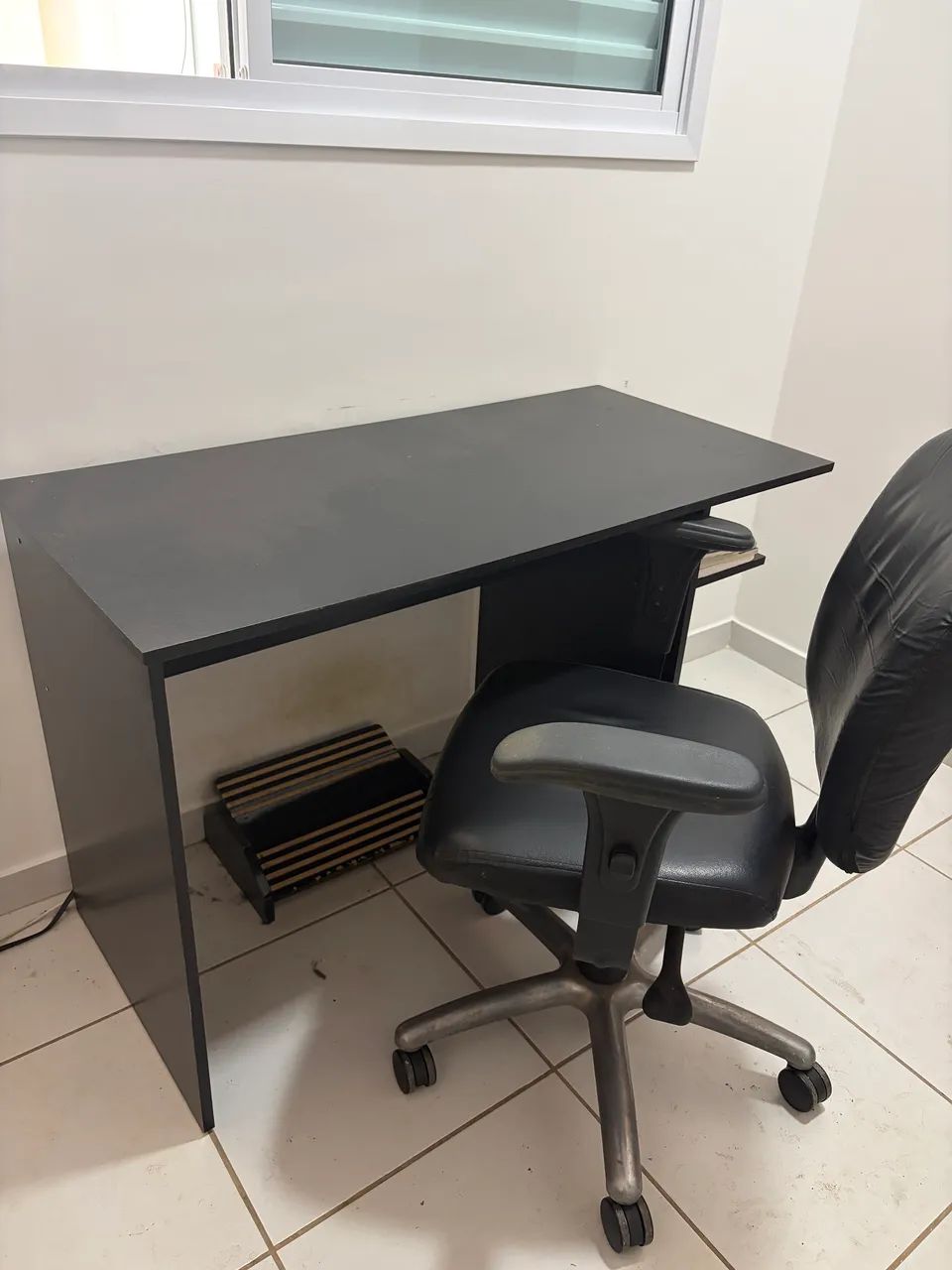Mesa e cadeira de escritório - Foto 2